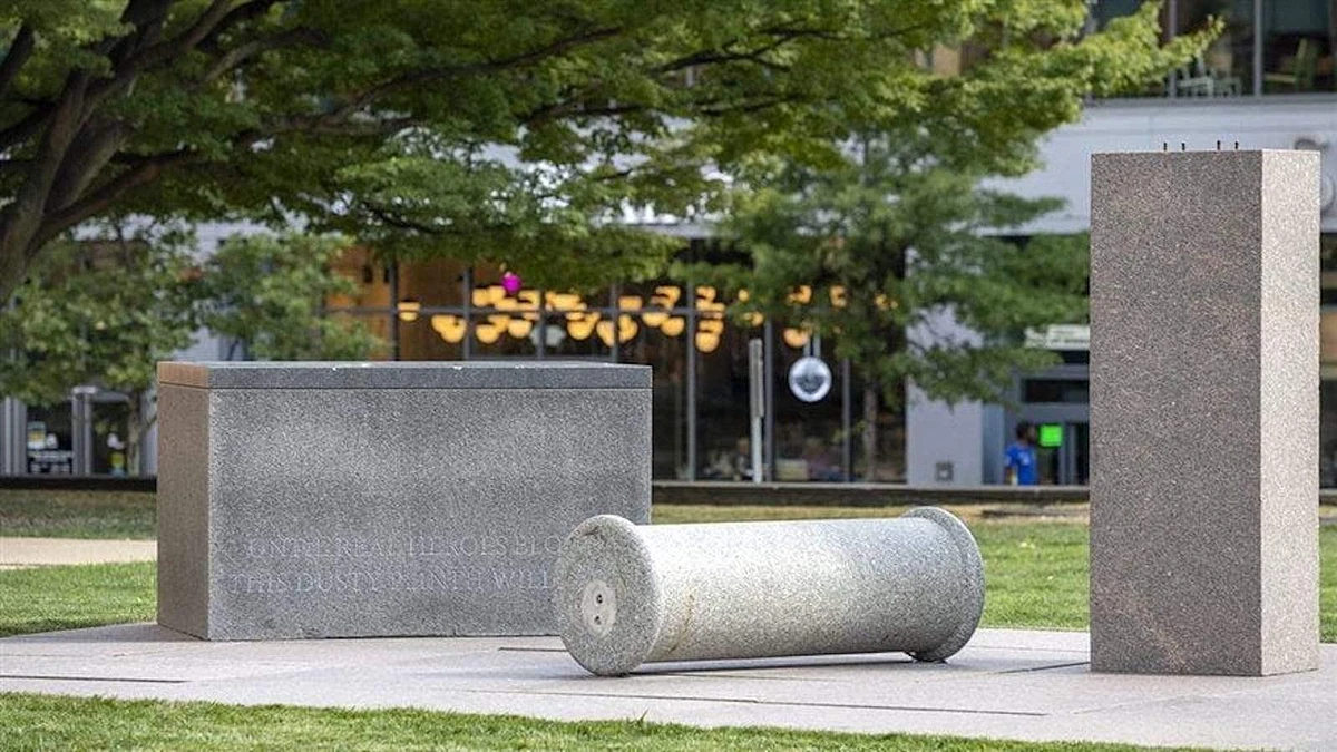 Theaster Gates' "Monument in Waiting" is installed on Korman Quad on Drexel's campus. 